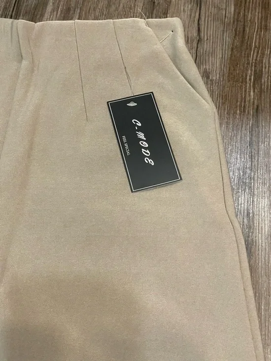 Active USA Cream Slim Pull-On Leggings with Gold Zip Accents - Picture 9 of 12